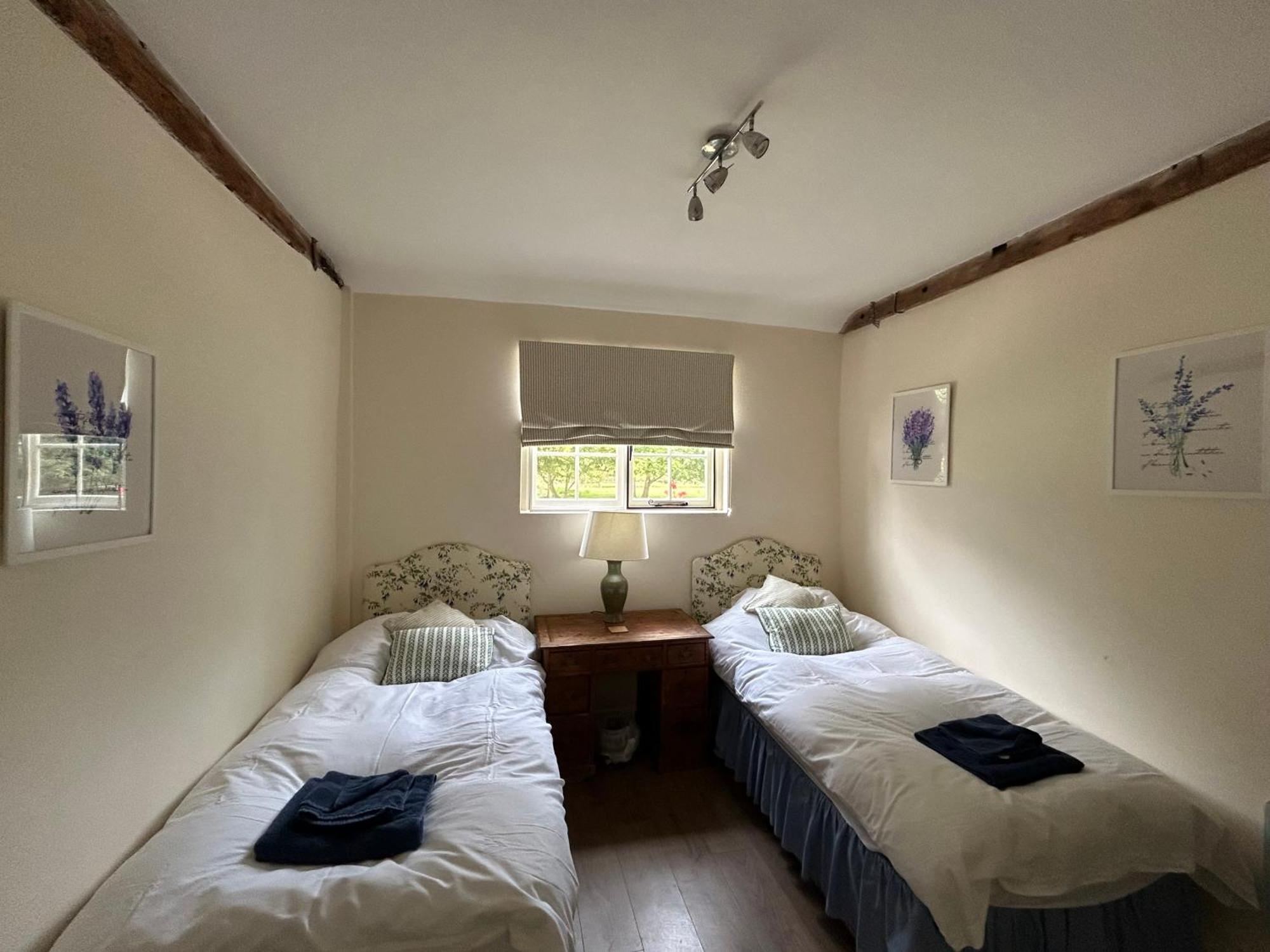 *New* Hartest Vineyard 2 Bed Cottage With Parking Exterior photo