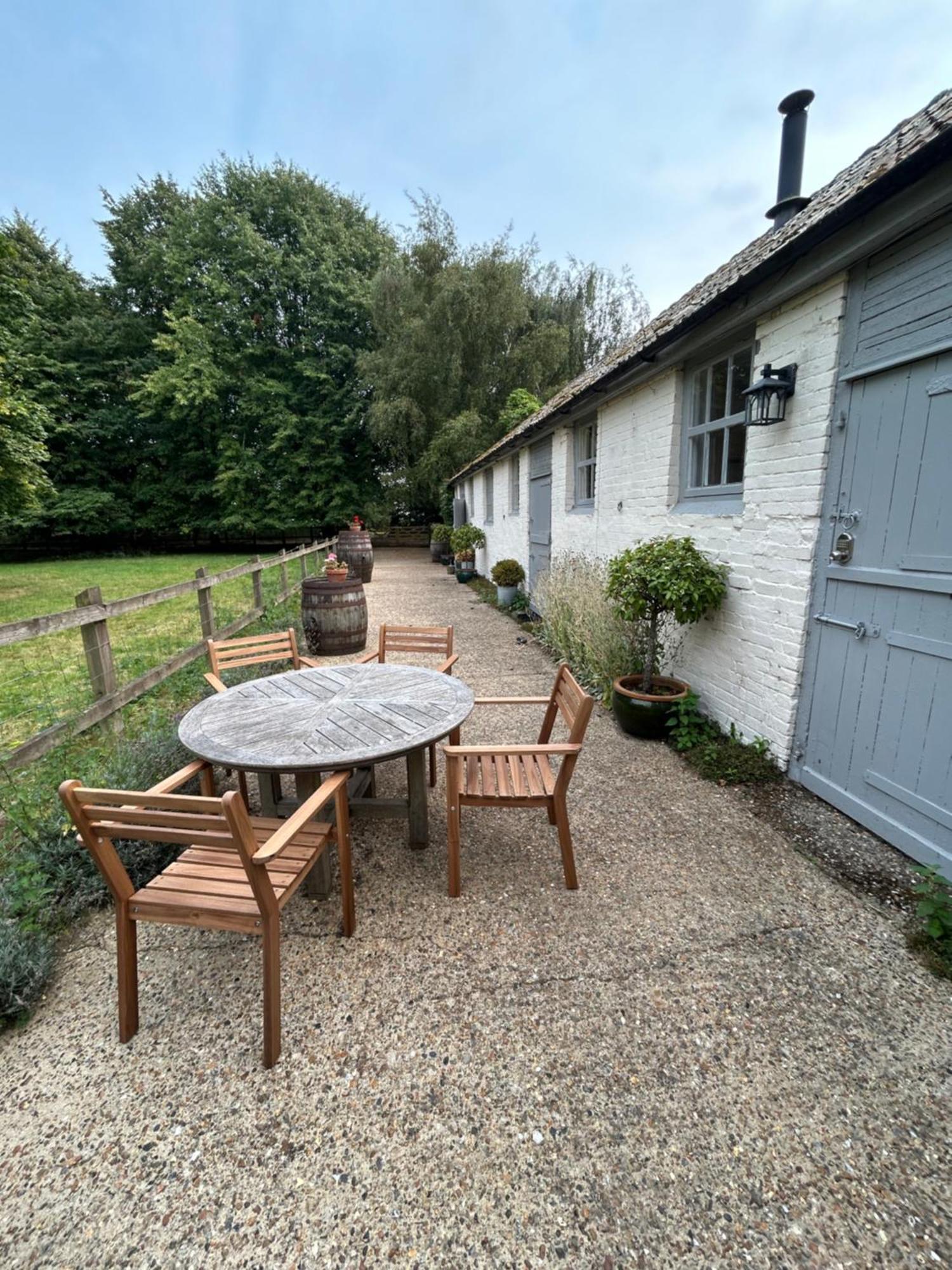*New* Hartest Vineyard 2 Bed Cottage With Parking Exterior photo